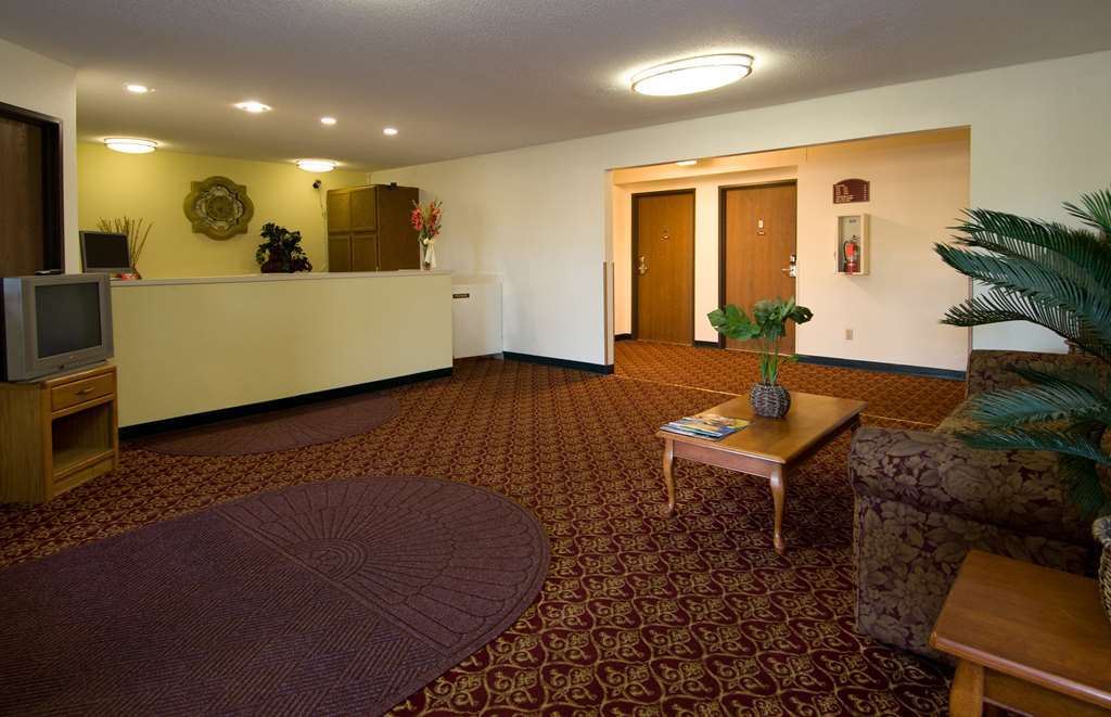 Rodeway Inn Брейнърд Интериор снимка